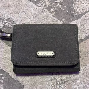 Baggallini wallet